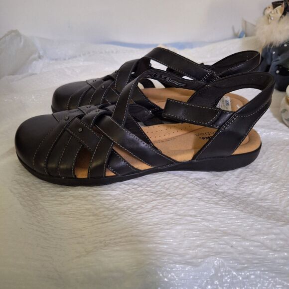 Clark's Collection Women's Sandals Ultimate Comfort Strappy Low Heel NWT  9.5 - Picture 12 of 12